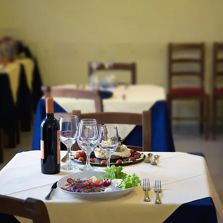 Aquila Отель Априлия