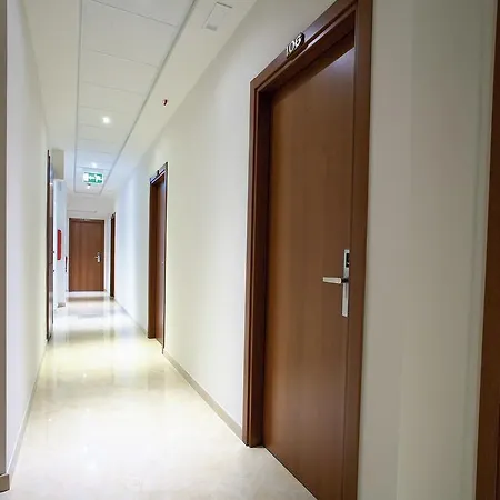 Aquila Hotel 3*