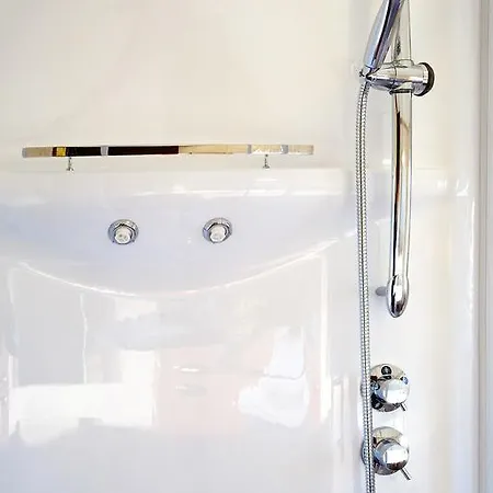 Aquila Отель 3*