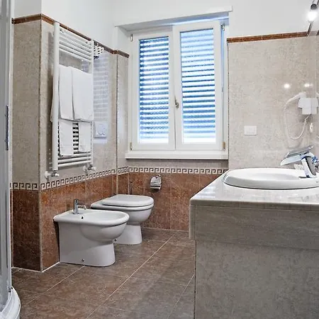 Aquila Отель Априлия