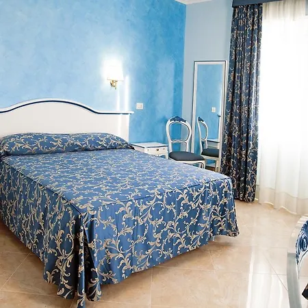 Aquila 3* Априлия