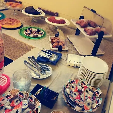 Aquila Отель Априлия